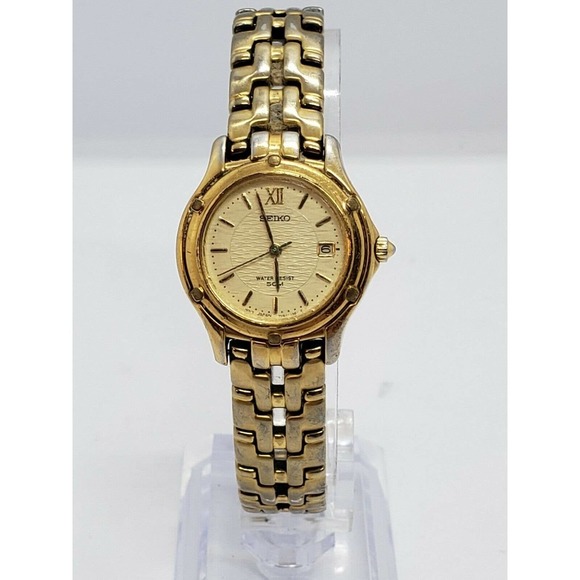 Seiko Women\'s Gold Tone 28mm 7n82-0599